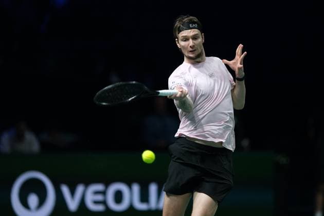 October 31, 2025, Nanterre, Hauts De Seine, France: ALEXANDER BUBLIK (KAZ) returns the ball to ALEX DE MINAUR (AUS) during the quarter final of Rolex Paris Masters 1000 tournament at La Defense Arena Stadium - Nanterre - France..Bublik won 6:7 6:4 7:5 Nanterre France - ZUMAp119 20251031_zaf_p119_060 Copyright: xPierrexSteveninx