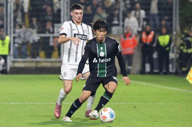 31 10 2025, Football, Men, 2 Bundesliga, Season 2025 2026, SV 07 Elversberg Hannover 96, Felix Keidel SV 07 Elversberg , Hayate Matsuda Hannover 96 Elversberg Ursapharm Arena an der Kaiserlinde Saarland Germany EN Copyright: xSebastianxBachx
