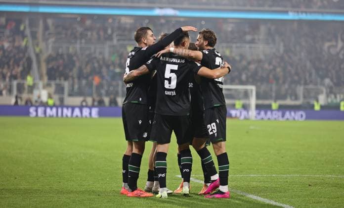 31 10 2025, Football, Men, 2 Bundesliga, Season 2025 2026, SV 07 Elversberg Hannover 96, Goal celebration of Hannover 96 after the goal to 1 1 by Benjamin Källmann Hannover 96 Elversberg Ursapharm Arena an der Kaiserlinde Saarland Germany EN Copyright: xSebastianxBachx