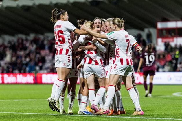 Jubel zum 3:0 durch Sara Agrez (1. FC Köln, 4), Tor, Torjubel Google Pixel Frauen-Bundesliga, 1. FC Köln - 1. FC Nürnberg, Köln, Franz-Kremer-Stadion am 31.10.2025 DFB REGULATIONS PROHIBIT ANY USE OF PHOTOGRAPHS AS IMAGE SEQUENCES AND OR QUASI-VIDEO. NRW Deutschland Copyright: xBEAUTIFULxSPORTS Wunderlx
