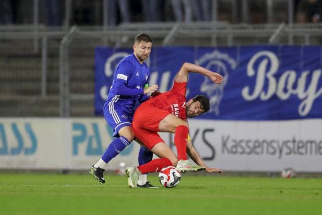 31 10 2025, xjcx, Men, Soccer, Season 2025 2026, Regionalliga Bayern, 16 Matchday SV Viktoria Aschaffenburg TSV Buchbach Benjamin Baier 10, SV Viktoria Aschaffenburg and Sammy Ammari 9, TSV Buchbach Aschaffenburg Stadion am Schoenbusch Bayern Germany