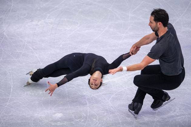 October 31, 2025, Saskatoon, Sk, CANADA: CanadaöÄÃ s Deanna Stellato-Dudek and Maxime Deschamps skate during a practice for the 2025 Skate Canada International event in Saskatoon, on Friday, October 31, 2025. Deanna Stellato- Dudek, Maxime Deschamps  - ZUMAc35_ 20251031_zaf_c35_044 Copyright: xLiamxRichardsx