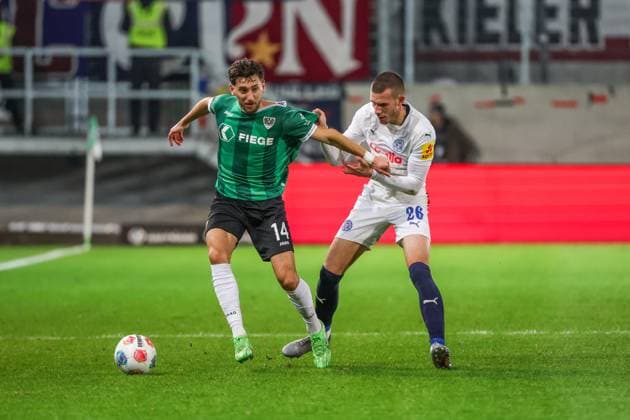 31 10 2025, 2 Bundesliga, Matchday 11, Preußen Münster Holstein Kiel, v l Haralambos Makridis Preußen Münster , David Zec Holstein Kiel Münster Preußen Stadion NRW Germany xRHR PHOTO DEx Copyright: RHR-FOTOx RHR-FOTO DE