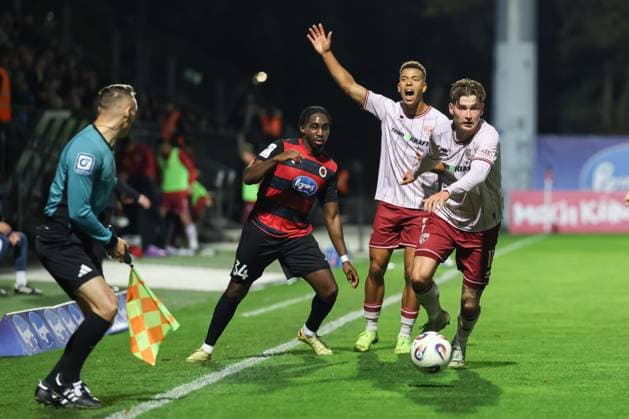 3 Liga FC Viktoria Köln FC Ingolstadt 04 complains Marcel Costly 22, FCI Frederik Christensen 11, FCI Ronstadt Frank 34 VK 3 Liga FC Ingolstadt 04 Season 2025 2026 FC Viktoria Köln