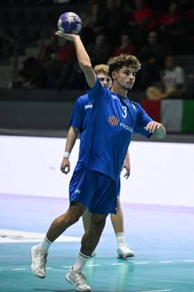 Italy v Turkiye - Men’s U-18 European Handball Championship ANKARA, TURKIYE - OCTOBER 31: Luka Giron (3) of Italy in action during the Group A of the Men s U-18 European Handball Championship qualifiers handball match between Italy and Turkiye at Yasar Sevim Handball Hall in Ankara, Turkiye on October 31, 2025. Muhammed Abdullah Kurtar Anadolu Ankara Turkey. Editorial use only. Please get in touch for any other usage.  Copyright: x2025xAnadoluxMuhammedxAbdullahxKurtarx