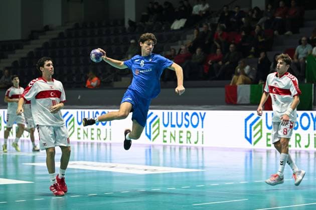 Italy v Turkiye - Men’s U-18 European Handball Championship ANKARA, TURKIYE - OCTOBER 31: Lorenzo Marconati (8) of Italy in action during the Group A of the Men s U-18 European Handball Championship qualifiers handball match between Italy and Turkiye at Yasar Sevim Handball Hall in Ankara, Turkiye on October 31, 2025. Muhammed Abdullah Kurtar Anadolu Ankara Turkey. Editorial use only. Please get in touch for any other usage.  Copyright: x2025xAnadoluxMuhammedxAbdullahxKurtarx