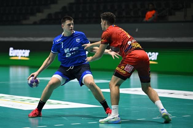 Romania v Kosovo - European Handball Championship Qualifiers ANKARA, TURKIYE - OCTOBER 31: Ajan Mukolli (7) of Kosovo in action during European Handball Championship Qualifiers Group A match between Romania and Kosovo at Prof. Dr. Yasar Sevim Handball Hall in Ankara, Turkiye on October 31, 2025. Muhammed Abdullah Kurtar Anadolu Ankara Turkey. Editorial use only. Please get in touch for any other usage.  Copyright: x2025xAnadoluxMuhammedxAbdullahxKurtarx