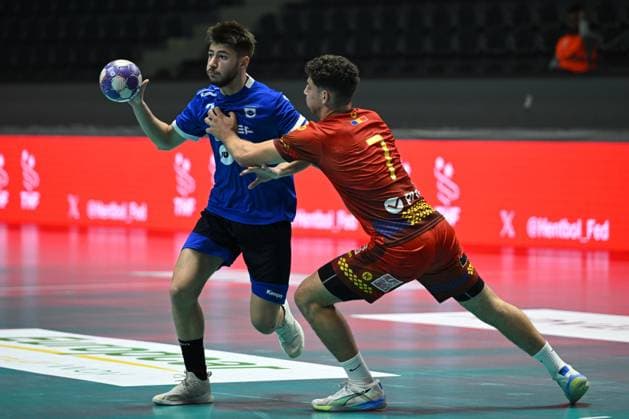 Romania v Kosovo - European Handball Championship Qualifiers ANKARA, TURKIYE - OCTOBER 31: Eris Bekiri (3) of Kosovo in action during European Handball Championship Qualifiers Group A match between Romania and Kosovo at Prof. Dr. Yasar Sevim Handball Hall in Ankara, Turkiye on October 31, 2025. Muhammed Abdullah Kurtar Anadolu Ankara Turkey. Editorial use only. Please get in touch for any other usage.  Copyright: x2025xAnadoluxMuhammedxAbdullahxKurtarx