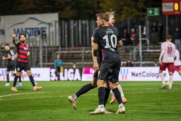 3 Liga FC Viktoria Köln FC Ingolstadt 04, 31 10 2025 Celebration of the goal for 1 1 by David Otto Viktoria Köln, 10 with Lars Dietz Viktoria Köln, 2 Köln, 31 10 2025, 13 matchday of the 3 soccer league, FC Viktoria Köln FC Ingolstadt 04 at Sportpark Hoehenberg in Cologne The DFL regulations prohibit the use of photographs as image sequences and or quasi videos Copyright: xBEAUTIFULxSPORTS LeahxKohringx