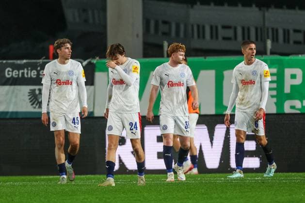 31 10 2025, 2 Bundesliga, Matchday 11, Preußen Münster Holstein Kiel, f l Louis Köster Holstein Kiel , Magnus Knudsen Holstein Kiel , Robert Wagner Holstein Kiel , Marko Ivezic Holstein Kiel Münster Preußen Stadion NRW Germany xRHR PHOTO DEx Copyright: RHR-FOTOx RHR-FOTO DE