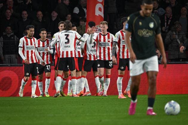 Netherlands, Football, Eredivisie, Matchday 11, 2025 2026, PSV Eindhoven vs Fortuna Sittard, 31 10 2025, Philips Stadion , Eindhoven, Netherlands, PSV team celebrates 1 0 Copyright: xMarkusxVerwimpx