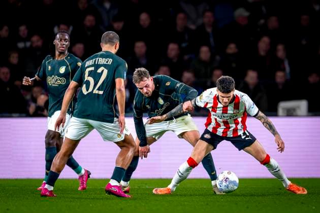 Fortuna Sittard midfielder Philip Brittijn, PSV Eindhoven forwarder Dennis Man during the match PSV Eindhoven vs Fortuna Sittard at the Philips stadium for the Dutch Vriendenloterij Eredivisie season 2025-2026 in EINDHOVEN, Netherlands on 31 oktober 2025, (photo by Marcel van Dorst EYE4images DeFodi Images) Fortuna Sittard midfielder Philip Brittijn, PSV Eindhoven forwarder Dennis Man during the match PSV Eindhoven vs Fortuna Sittard at the Philips stadium for the Dutch Vriendenloterij Eredivisie season 2025 2026 in EINDHOVEN, Netherlands on 31 oktober 2025, photo by Marcel van Dorst EYE4images DeFodi Images