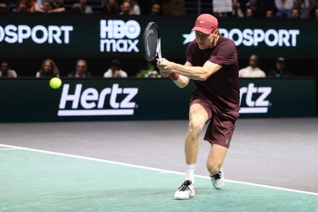ROLEX PARIS MASTERS TENNIS 2025 Thierry Larret MAXPPP - Nanterre (92) 31 10 2025 Thierry Larret Maxppp. Tennis. Rolex Paris Masters. Paris La Defense, Nanterre (92). Du 25 octobre au 2 novembre 2025. Vendredi 31octobre 2025. Quart de Finale : Ben SHELTON (USA) vs Jannik SINNER (ITA) Nanterre (92) PARIS LA DEFENSE ARENA ILE DE FRANCE FRANCE  Copyright: xMAXPPPxThierryxLarretx TLR202510317244 TLR202510317244