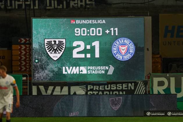 31 10 2025, 2 Bundesliga, Matchday 11, Preußen Münster Holstein Kiel, Final score on the scoreboard Münster Preußen Stadion NRW Germany xRHR PHOTO DEx Copyright: RHR-FOTOx RHR-FOTO DE