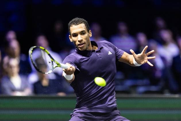 Rolex Paris Masters 2025 - Day 5 Felix Auger-Aliassime (CAN) plays against Valentin Vacherot (MON) in his men s singles match on day five of the Paris ATP, Tennis Herren Masters 1000 tennis tournament at the Paris La Defense Arena in Nanterre, on the outskirts of Paris. Paris France  Copyright: xIbrahimxEzzatx originalFilename:ezzat-notitle251031_npGNY.jpg