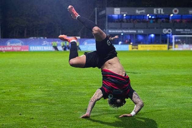 31 10 2025, xydrx, Fußball, 3 Liga, FC Viktoria Köln FC Ingolstadt 04, Saison 2025 2026, Sportpark Höhenberg Torjubel nach dem Tor zum 3 1 für den FC Viktoria Köln durch Torschütze Lex Tyger Lobinger FC Viktoria Köln 9 DFB regulations prohibit any use of photographs as image sequences and or quasi video Nordrhein Westfahlen Germany