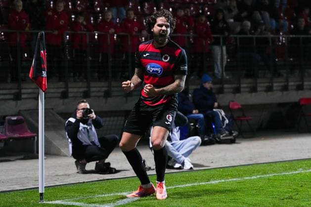 31 10 2025, xydrx, Fußball, 3 Liga, FC Viktoria Köln FC Ingolstadt 04, Saison 2025 2026, Sportpark Höhenberg Torjubel nach dem Tor zum 3 1 für den FC Viktoria Köln durch Torschütze Lex Tyger Lobinger FC Viktoria Köln 9 DFB regulations prohibit any use of photographs as image sequences and or quasi video Nordrhein Westfahlen Germany