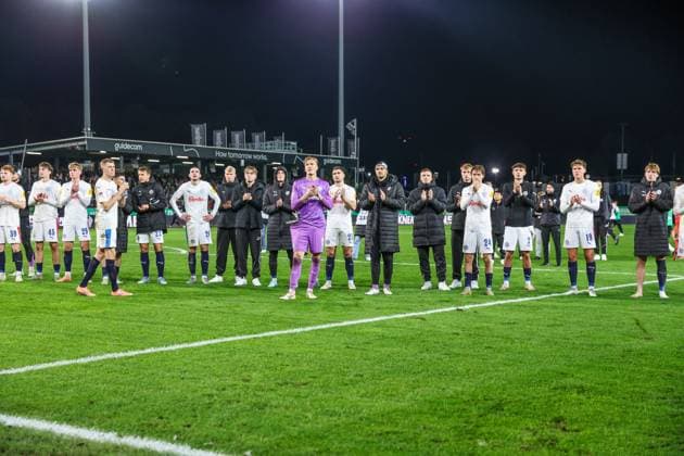 31 10 2025, 2 Bundesliga, Matchday 11, Preußen Münster Holstein Kiel, Holstein Kiel team stands disappointed in front of the fans Münster Preußen Stadion NRW Germany xRHR PHOTO DEx Copyright: RHR-FOTOx RHR-FOTO DE