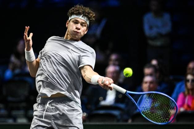 October 31, 2025, Nanterre, France, France: Ben SHELTON of United States during the fifth day of the Rolex Paris Masters 1000 tennis tournament at Accor Arena on October 31, 2025 in Nanterre near Paris, France. Nanterre France - ZUMAm308 20251031_zsp_m308_027 Copyright: xMatthieuxMirvillex