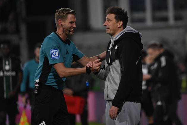 31 10 2025, xjrdrx, Soccer 2 Bundesliga, SV Elversberg Hannover 96 v l Referee Referee Timo Gerach Coach Vincent Wagner SV Elversberg DFL DFB REGULATIONS PROHIBIT ANY USE OF PHOTOGRAPHS as IMAGE SEQUENCES and or QUASI VIDEO Elversberg