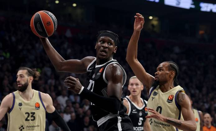 Partizan v Barcelona, Euroleague, season 2025 2026, round 8 Belgrade, Serbia. 31th Oct, 2025. Partizan s Isaac Bonga during Euroleague basketball match between Partizan and Barcelona on October 31. 2025. in Belgrade, Serbia. Belgrade Serbia Copyright: xPedjaxMilosavljevic STARSPORTx