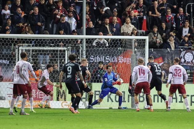 3 Liga FC Viktoria Köln FC Ingolstadt 04 Goalkeeper Kai Eisele 25, FCI keeps safe Greger Christoph 15 VK Max Plath 14 FCI Simon Lorenz 32, FCI Linus Rosenlöcher 19, FCI 3 Liga FC Ingolstadt 04 Season 2025 2026 FC Viktoria Köln