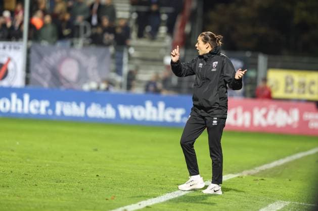 3 Liga FC Viktoria Köln FC Ingolstadt 04 on the touchline, players bench Head coach Sabrina Wittmann FCI 3 Liga FC Ingolstadt 04 Season 2025 2026 FC Viktoria Köln