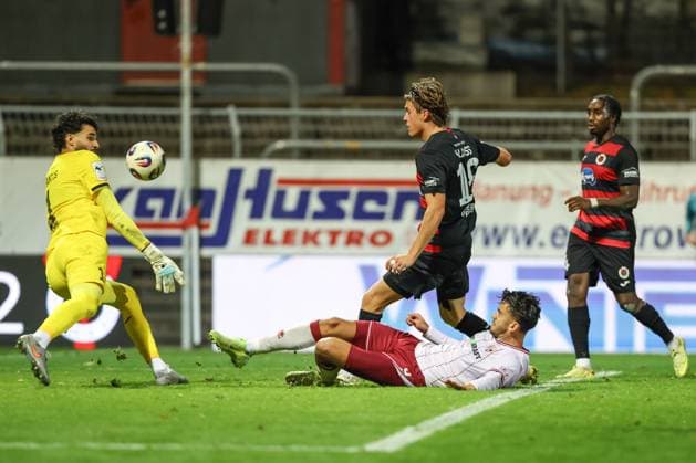 3 Liga FC Viktoria Köln FC Ingolstadt 04 Goal chance missed Fredrik Carlsen 8, FCI goalkeeper Dudu 1 VK Kloss Tim 18 VK Ronstadt Frank 34 VK 3 Liga FC Ingolstadt 04 Season 2025 2026 FC Viktoria Köln