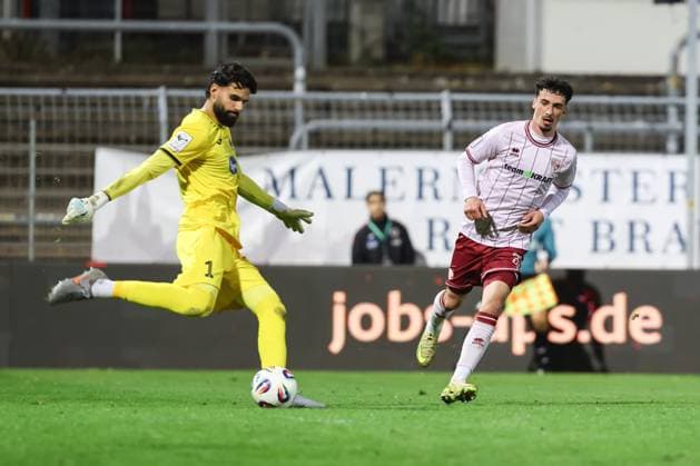 3 Liga FC Viktoria Köln FC Ingolstadt 04 Davide Sekulovic 33, FCI Goal chance missed Goalkeeper Dudu 1 VK 3 Liga FC Ingolstadt 04 Season 2025 2026 FC Viktoria Köln