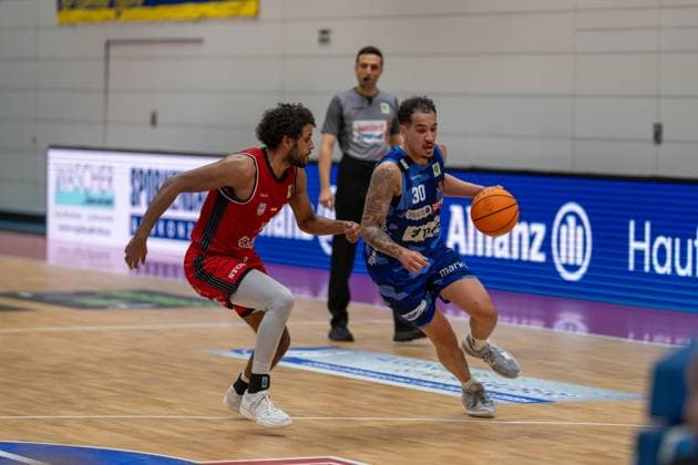 Germany 2 Barmer Basketball Bundesliga Pro A 2025 26, 6 Matchday SBB Baskets Wolmirstedt vs Phoenix Hagen Wolfgang Lakenmacher Halle Magdeburg Jeffrey Carroll Phoenix Hagen, 30 Copyright: xTomxLauruschkatx