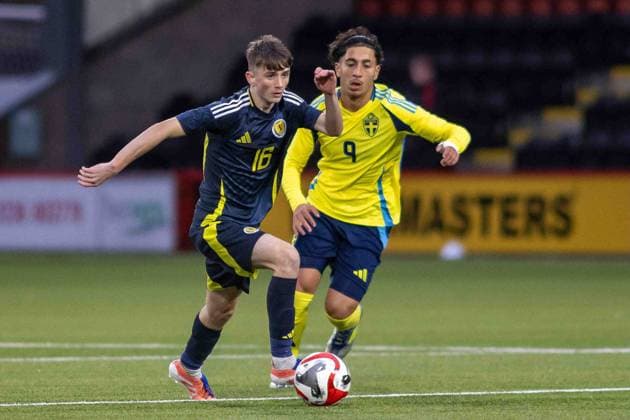 Scotland v Sweden U17, U 17 European Championships 31 10 2025. Group 3 Jamie Forrest of Scotlandgets away from Rayan Bardghji of Sweden during the UEFA U17 s Euro Championship. Scotland vs Sweden, Albert Bartlett Stadium, Airdrie, Scotland Airdrie Albert Bartlett Stadium North Lanarkshire Scotland Editorial use only , Copyright: xColinxPoultneyx PSI-23146-0029