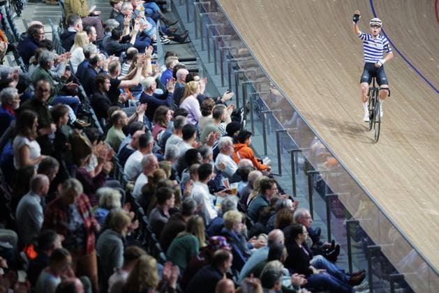 2025 London 3 Day Picture by Alex Whitehead SWpix.com - 31 10 2025 - Track cycling, Rad, Radsport, Bahnrad, Bahn - 2025 London 3 Day - Lee Valley VeloPark, London, England - Jules Hesters London Cycling England Copyright: x xSWpix.comx(t axPhotographyxHubxLtd)xAlexxWhitehead SWpix.comx SWP-3152-0019