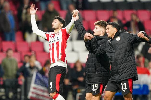 2025-10-31 PSV v Fortuna Sittard - Dutch Eredivisie EINDHOVEN, NETHERLANDS - OCTOBER 31: Ricardo Pepi of PSV, Esmir Bajraktarevic of PSV, Couhaib Driouech of PSV during the Dutch Eredivisie match between PSV and Fortuna Sittard at Philips Stadium on October 31, 2025 in Eindhoven, Netherlands. Eindhoven Philips Stadium Netherlands Content not available for redistribution in The Netherlands directly or indirectly through any third parties. Copyright: xAndrexWeeningx