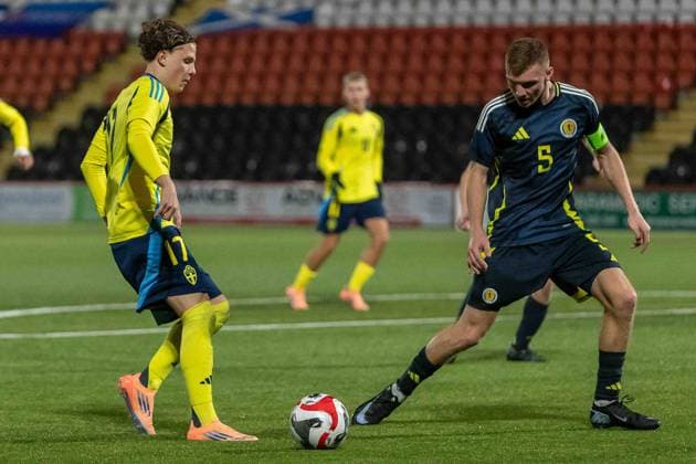 Scotland v Sweden U17, U 17 European Championships 31 10 2025. Group 3 Aaron Thomson of Scotland national team, Nationalteam stands his ground as Lucas Persson of Sweden drives towards goal during the UEFA U17 s Euro Championship. Scotland vs Sweden, Albert Bartlett Stadium, Airdrie, Scotland Airdrie Albert Bartlett Stadium North Lanarkshire Scotland Editorial use only , Copyright: xColinxPoultneyx PSI-23146-0128