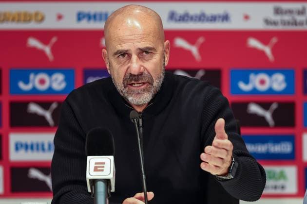 EINDHOVEN , 31-10-2025 , Philips Stadium , season 2025 2026 , Dutch football Eredivisie , match between PSV and Fortuna , picture shows PSV coach Peter Bosz during the press conference, PK, Pressekonferenz after the match PSV - Fortuna  x31784854x Copyright: