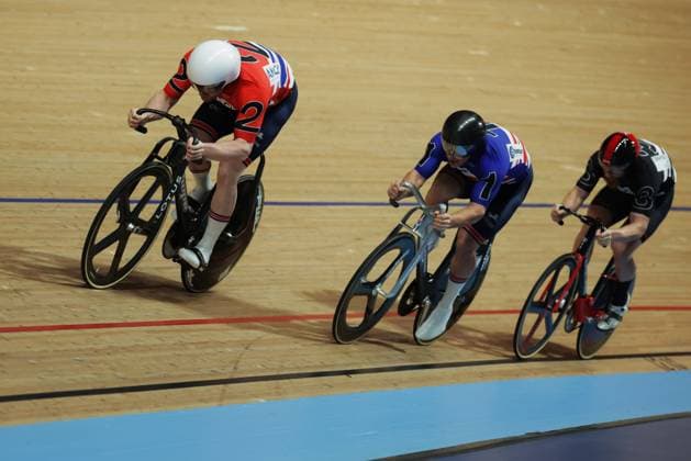 2025 London 3 Day Picture by Alex Whitehead SWpix.com - 31 10 2025 - Track cycling, Rad, Radsport, Bahnrad, Bahn - 2025 London 3 Day - Lee Valley VeloPark, London, England - Team Sprint - Great Britain vs Rest of the World London Cycling England Copyright: x xSWpix.comx(t axPhotographyxHubxLtd)xAlexxWhitehead SWpix.comx SWP-3152-0030