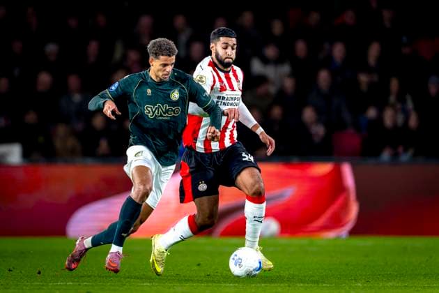 Fortuna Sittard midfielder Justin Lonwijk, PSV Eindhoven midfielder Ismael Saibari during the match PSV Eindhoven vs Fortuna Sittard at the Philips stadium for the Dutch Vriendenloterij Eredivisie season 2025-2026 in EINDHOVEN, Netherlands on 31 oktober 2025, (photo by Marcel van Dorst EYE4images DeFodi Images) Fortuna Sittard midfielder Justin Lonwijk, PSV Eindhoven midfielder Ismael Saibari during the match PSV Eindhoven vs Fortuna Sittard at the Philips stadium for the Dutch Vriendenloterij Eredivisie season 2025 2026 in EINDHOVEN, Netherlands on 31 oktober 2025, photo by Marcel van Dorst EYE4images DeFodi Images