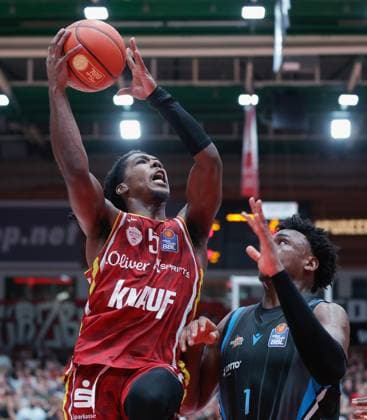 In the picture from left Marcus Carr Wuerzburg Baskets, 5 vs Great Osobor Science City Jena, 1 31 10 2025, Basketball, Fitness First Wuerzburg Baskets vs Science City Jena, easyCredit BBL, Matchday 6, Germany, Wuerzburg, tectake Arena, Copyright: HMBxMedia xJulienxBecker