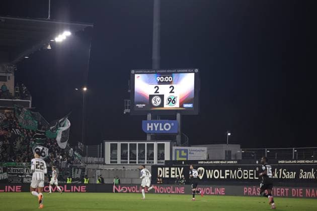 31 10 2025, Football, Men, 2 Bundesliga, Season 2025 2026, SV 07 Elversberg Hannover 96, Final score, Final result, Scoreboard, Videowall Elversberg Ursapharm Arena an der Kaiserlinde Saarland Germany EN Copyright: xSebastianxBachx