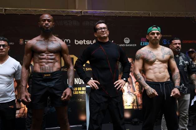 Official face-off of the athletes at the Fight Music Show in Sao Paulo. Sao Paulo (SP), 10 31 2025 - Face-off Fight Music Show - Athletes Bruno Nascimento and Lucas Mineiro during the official weigh-in and face-off for the Fight Music Show, the largest influencer fighting event in Latin America. The event takes place at the Municipal Market in the central region of the city of Sao Paulo, this Friday, October 31, 2025. (Foto: Leco Viana Thenews2 imago images) SPO  Copyright: xLecoxVianax
