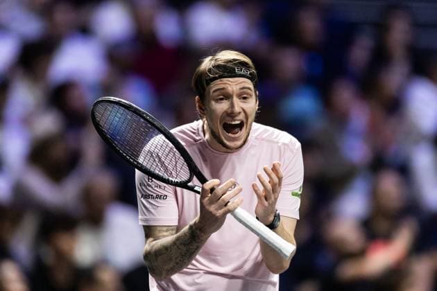 Rolex Paris Masters 2025 - Day 5 Alexander Bublik (KAZ) plays his men s singles match against Alex de Minaur (AUS) on day five of the Paris ATP, Tennis Herren Masters 1000 tennis tournament at the Paris La Defense Arena in Nanterre, on the outskirts of Paris, on october 31, 2025. Paris France  Copyright: xIbrahimxEzzatx originalFilename:ezzat-notitle251031_npBhE.jpg