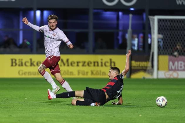 3 Liga FC Viktoria Köln FC Ingolstadt 04 duel Battle for the ball Frederik Christensen 11, FCI Velasco Robin 11 VK 3 Liga FC Ingolstadt 04 Season 2025 2026 FC Viktoria Köln