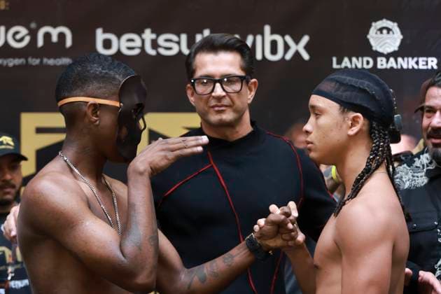 Official face-off of the athletes at the Fight Music Show in Sao Paulo. Sao Paulo (SP), 10 31 2025 - Face-off Fight Music Show - Athletes Samuel and Jhony MC during the official weigh-in and face-off for the Fight Music Show, the largest influencer fighting event in Latin America. The event takes place at the Municipal Market in the central region of the city of Sao Paulo, this Friday, October 31, 2025. (Foto: Leco Viana Thenews2 imago images) SPO  Copyright: xLecoxVianax
