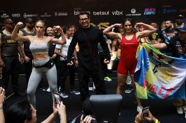 Official face-off of the athletes at the Fight Music Show in Sao Paulo. Sao Paulo (SP), 10 31 2025 - Face-off Fight Music Show - Athletes Inae and Fernanda Lacerda (Mendigata) during the weigh-in and official face-off of the athletes for the Fight Music Show, the largest influencer fighting event in Latin America. The event takes place at the Municipal Market in the central region of the city of Sao Paulo, this Friday, October 31, 2025. (Foto: Leco Viana Thenews2 imago images) SPO  Copyright: xLecoxVianax