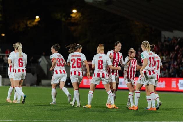 31 10 25, Women, Soccer, 1 BL, Season 2025 2026, 1 FC Köln 1 FC Nürnberg, Matchday 8 Team of 1 FC Köln cheering about the goal of Pauline Bremer 11 1 FC Köln to 1 0 Köln Franz Kremer Stadion NRW Germany