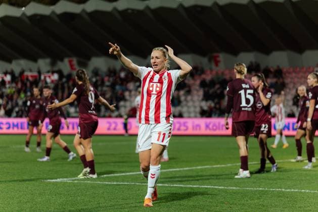 31 10 25, Women, Soccer, 1 BL, Season 2025 2026, 1 FC Köln 1 FC Nürnberg, Matchday 8 Pauline Bremer 11 1 FC Köln claims a ball Köln Franz Kremer Stadion NRW Germany