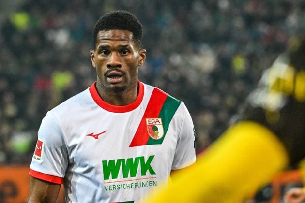 Football, 1st BL, FC Augsburg, Samuel Essende moves to Young Boys Bern - Archive pictures
