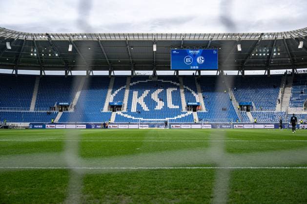 01 11 2025, Football, 2 Bundesliga, Season 2025 2026, Matchday 11, Karlsruher SC FC Schalke 04, BBBank Wildpark, xRHR FOTO YYx Copyright: KROEGER RHR-FOTOx RHR-FOTO YY