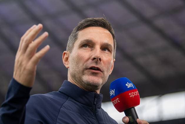 Soccer, Men, Season 2025 2026, 2 Bundesliga 11 Matchday , Hertha BSC Dynamo Dresden, Coach Stefan Leitl Hertha BSC interviewed by Sky, 01 11 2025, Copyright: xSebastianxRäppold MatthiasxKochx