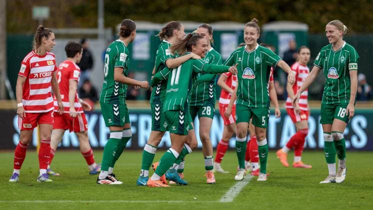 SV Werder Bremen players with goal celebration, cheering, jubilant, optimistic, match scene, highlight, joy about the goal to 2 0 by goal scorer Maja Sternad SV Werder Bremen, 11 , THE DFB REGULATIONS PROHIBIT ANY USE OF PHOTOGRAPHS AS IMAGE SEQUENCES AND OR QUASI VIDEO , 01 11 2025, Bremen Germany , Football, Google Pixel Womens Bundesliga, SV Werder Bremen 1 FC Union Berlin xobx